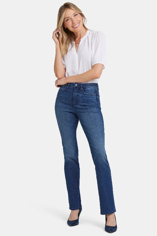 Billie Mini Bootcut Jeans In Petite - Moonlight Trendy Vintage Denim Jeans